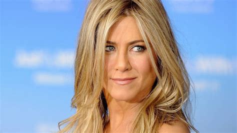 naked jennifer aniston|Jennifer Aniston poses topless in jaw